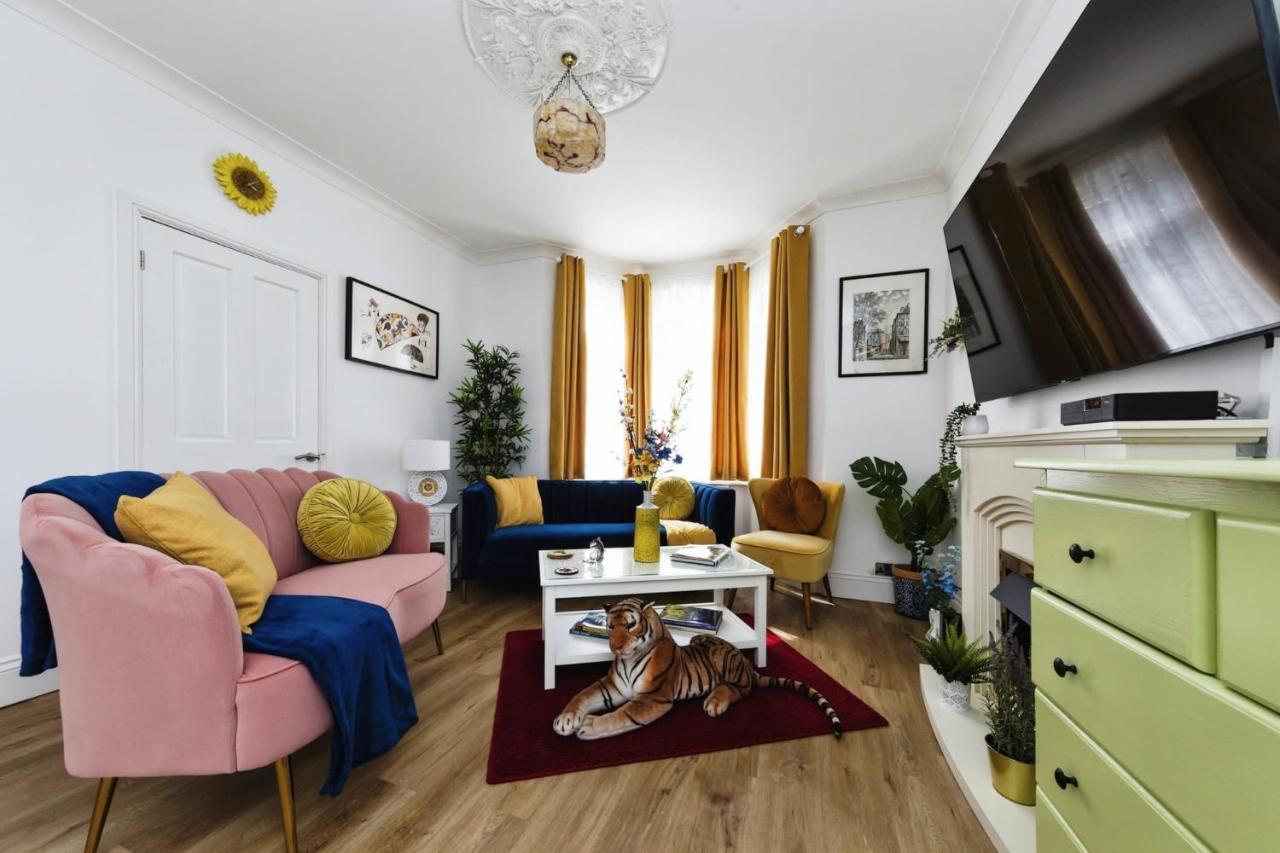 Your Chic 3Br Home Comfort And Style In London Luaran gambar