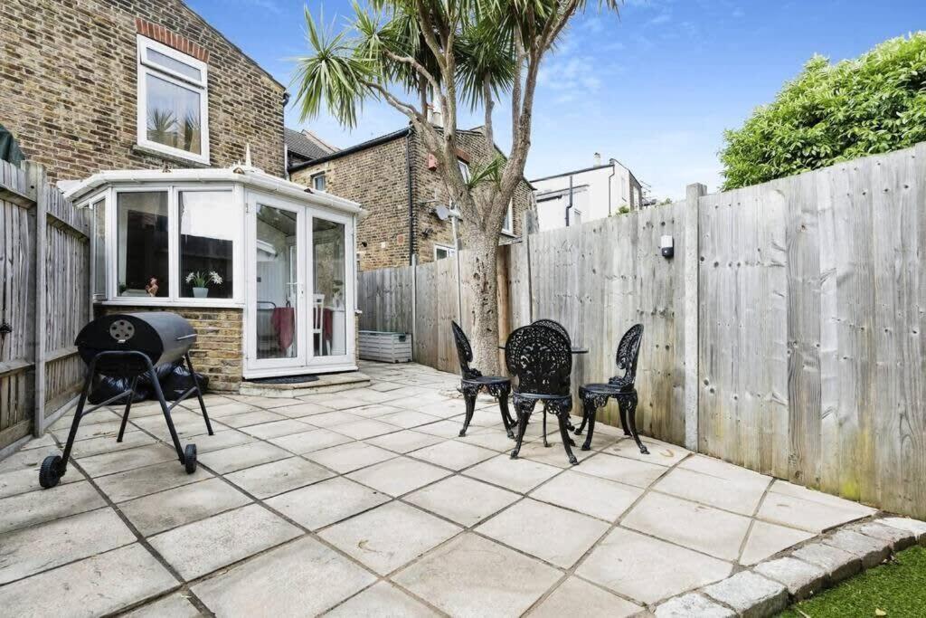 Your Chic 3Br Home Comfort And Style In London Luaran gambar